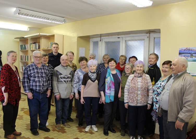 В Верещагино полицейские и общественник встретились с пенсионерами